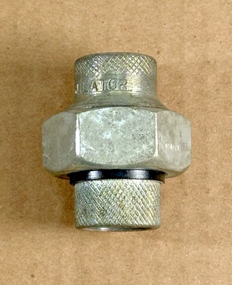 NOS Watts 3/4” LF3004 Dielectric Union 3/4 In FPT x FPT 250 Psi Galvanized - Image 1 of 4