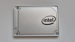 Intel 545S Series 512GB Internal 2.5 inch Solid State Drive - SSDSC2KW512G8 - Picture 1 of 2