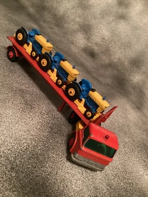 Camión Ford Tasker Matchbox King Size K-20 con tractores, todo en estado original Foto 1 de 4