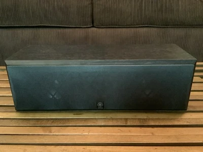 Altavoz de canal central Yamaha Audio NS-C210 negro Foto 1 de 4