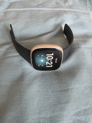 Fitbit Versa 3 Fitness Tracker  (CHIPPED SCREEN EDGE/ NO CHARGER) (53) - Image 1 of 4