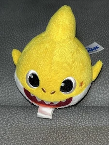 2021 Pinkfong Yellow BABY SHARK RAZbaby Plush Paci Buddy Pacifier Holder - Picture 1 of 7