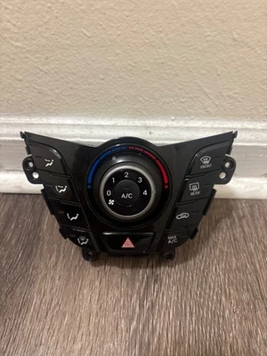 INTERRUPTOR DE TEMPERATURA DEL CALENTADOR DE AIRE ACONDICIONADO DELANTERO HYUNDAI VELOSTER OEM 12-17 2 Foto 1 de 4