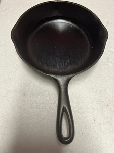 Unmarkiert Wagner Nr. 5 gehämmerte Gusseisen Pfanne 8 Zoll - Bild 1 von 5