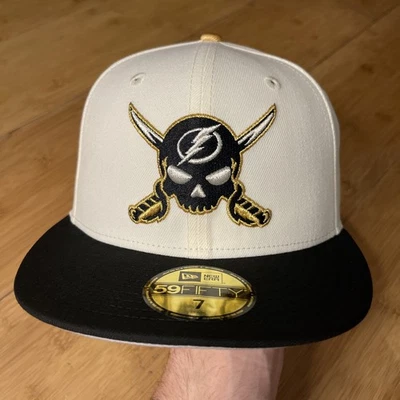 Rare New Era 59FIFTY Tampa Bay Lightning Gasparilla Chrome Fitted 7 NHL Hat Club - Image 1 of 4