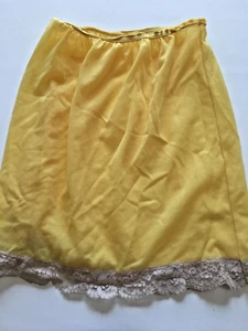 S/XS Vintage Short Half Slip Nylon Skirt Lace Trim 26" 28" Rich Yellow - Picture 1 of 6