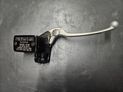 Maitre cylindre de frein avant Suzuki 750 gsxf de 1994 - Photo 1/4