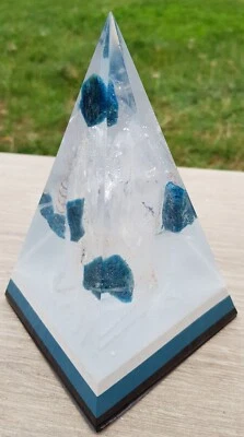 Orgon Orgonit Pyramide nubisch Bergkristall u. blauer Apatit 5G Emf  Schutz - Bild 1 von 4