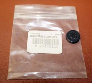 Milwaukee ~ PARTE # 23-44-0125 ~ Tornillo de retención de cepillo ~ Nuevo de Lote Antiguo ~ 23440125 - Imagen 1 de 2