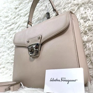 Borsa a tracolla Ferragamo Gancini 2 vie patta saffiano - Foto 1 di 9
