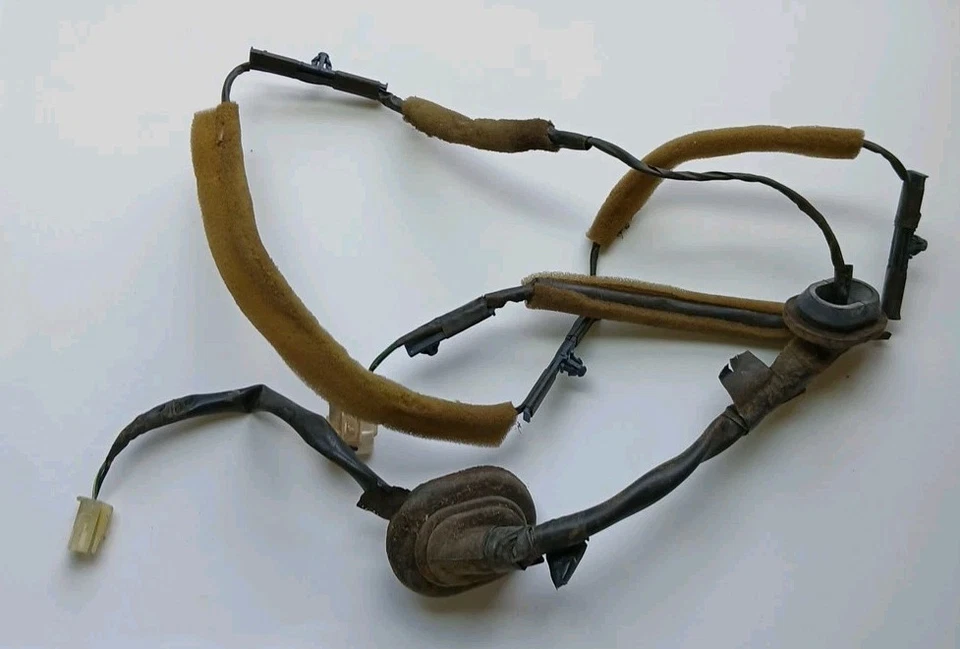 Geo Metro 1992 convertible de 2 puertas para puerta de pasajero arnés de cables cerradura de puerta OEM usado Foto 1 de 4