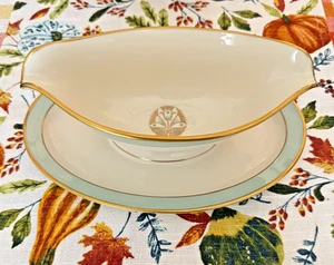 Pickard MALVERN GRAVY BOAT w/ Attached Underplate  China  made in US #1005 - Picture 1 of 8