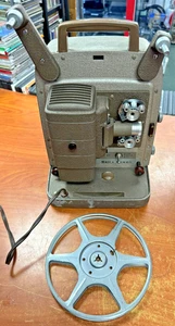 Vintage Bell + Howell 253-A 8mm Movie Projector - EXCELLENT CONDITION - Picture 1 of 7