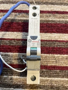 Ge B40 605013 DPE100 40A RCBO B40/030 30mA 10kA - Picture 1 of 3