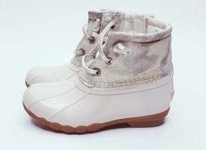 Sperry Little Kid's Saltwater Metallic Oat Camo Duck Boot US 8 MONTHS / EU 24 - Bild 1 von 9