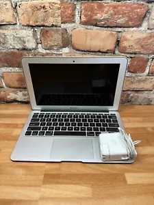 Portatile MacBook Air 11" (2013) A1465 Intel i5-4250U 1.30 GHz 4GB Ram 128GB SSD - Foto 1 di 7