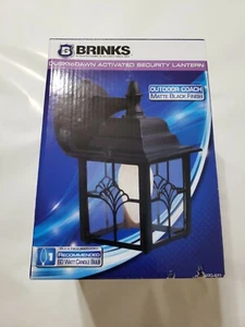 NEW Dusk to Dawn Lamp Security Lights Outdoor Lantern Porch Patio Front Door 60W - Picture 1 of 6