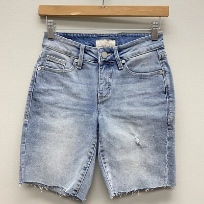 Habitual Kaylee Mid Rise 百慕大牛仔裤,尺寸 24,弹力浅牛仔下摆 — 第 1/4 张图片