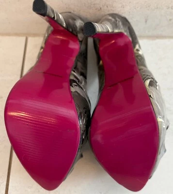 Redkiss high heels stilettos platform pump shoes size 7 black and white floral d - Image 1 of 4