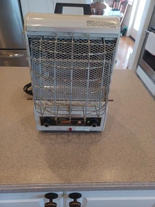 Vintage Markel Electric Space Heater 198TM Neo-Glo Element USA Made Art Deco - Picture 1 of 6