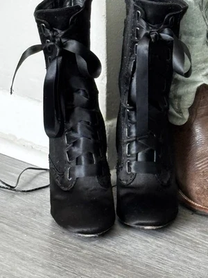 Balmain 黑色尖头高跟鞋短靴 8 码 — 第 1/4 张图片