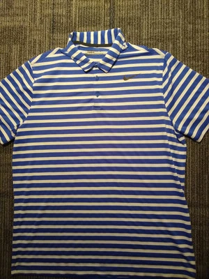 Camisa polo de golf Nike Breathe a rayas calce estándar para hombre XL azul/blanco  Foto 1 de 4