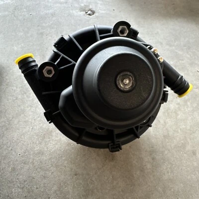 Secondary Air Injection Pump fits 2012-2015 Mercedes-Benz C250,SLK250 - Image 1 of 3