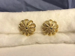 Vintage Round Shaped Open Art Work Design Gold Tone Clip On Earrings - Picture 1 of 3