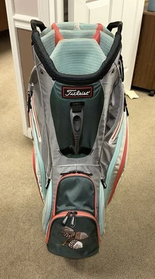 Titleist 蓝色/灰色/白色/红色推车包带保护套,14 路俱乐部分隔器和球标 — 第 1/4 张图片