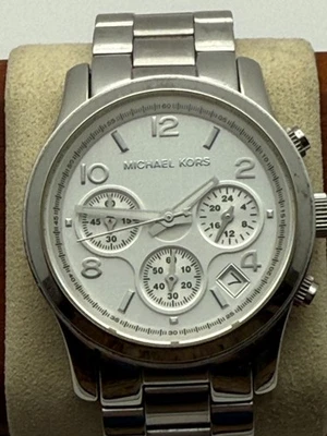 Reloj Michael Kors Runway MK5076 Cronógrafo 38 mm Esfera Plateada Acero Inoxidable Nuevo Batt Foto 1 de 4
