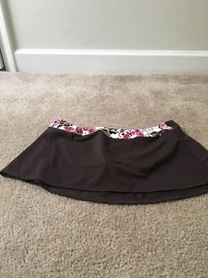 Falda de baño Merona para mujer con calzoncillo adjunto negra con ribete estampado floral talla M Foto 1 de 4