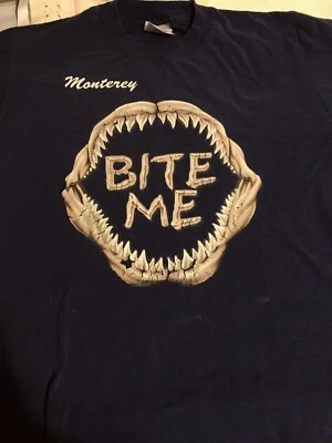 Monterey California Shark Jaws Bite Me para hombre S Foto 1 de 4