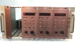 Chasis/fuente de alimentación Ortec 4001C BIN con 3 contadores de fotones Ortec 9315 - Imagen 1 de 13