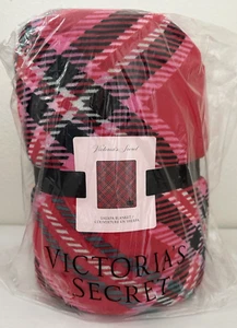 Neu mit Etikett Victoria's Secret gemütliche Plüschfleece Herz Sherpa Decke kariert unverbindliche Preisempfehlung des Herstellers 68 $ - Bild 1 von 6
