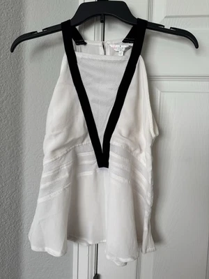 Blusa para mujer sin mangas blanca y negra con diseño de cuello en V talla Xs por tres Something Foto 1 de 4