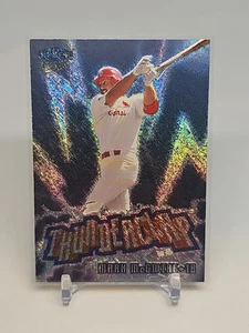 Mark McGwire 1999 Fleer Ultra Thunderclap insert # 11 - Picture 1 of 3