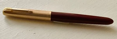 Vintage Parker 51 Burgundy Fountain Pen. Rolled Gold Cap. Medium 14k Gold Nib. - Image 1 of 4