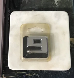 IP-556N9Z Pilot Automotive Chrome Number 9 Peel & stick - Bild 1 von 3