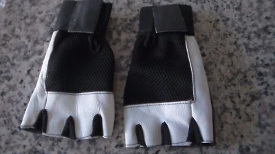  Gloves Genuine 100% Leather  - Working Out / weight Lifting Finger Less Gloves - Image 1 of 4