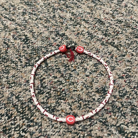 MLB MAJOR LEAGUE BASEBALL  GAMEWEAR FROZEN ROPE LEATHER NECKLACE Cincinnati Reds Cover