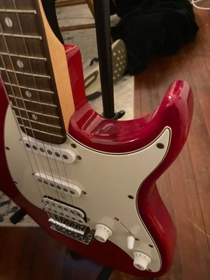 Guitarra Eléctrica Peavey - Roja - Gran Intérprete - Clásica Usada Estado Foto 1 de 4