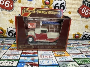Matchbox Y24 1927 Red/Gray Bugatti T-44 Models of Yesteryear With Diorama - Picture 1 of 5