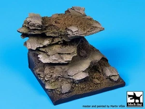 Viñeta de fantasía de rocas para perro negro (sin escala) / base de diorama (60 mm x 60 mm) FD005 - Imagen 1 de 1
