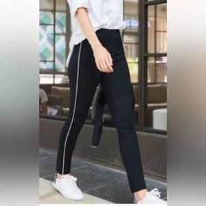 Spanx New With Tags The Perfect Fit Ankle Piped Skinny Black Pant size SP - Picture 1 of 10