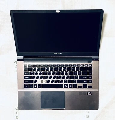 Notebook Samsung 9 NT900X4C i7-3537U 38,1 cm (15") HD+ 8 GB DDR3 SDRAM 512 GB - Imagem 1 de 4