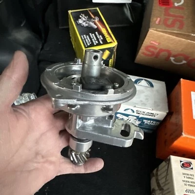REMAN DISTRIBUTOR FITS DODGE CARAVAN DAYTONA DYNASTY GRAND CARAVAN 3.0L - Image 1 of 4
