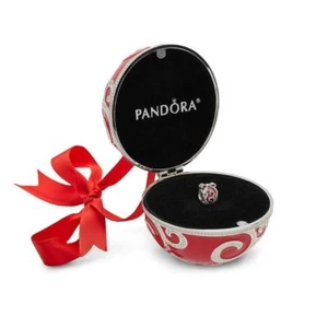 PANDORA 2017 Limited Edition Red Rockettes Gift Set ORNAMENT and CHARM B800641 - Picture 1 of 5