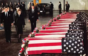 Cartolina: Ronald & Nancy Reagan View bare dei marines uccisi in Libano '83 - Foto 1 di 2