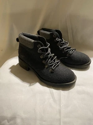 Botines Rocket Dog Pablo para mujer 8,5 negro gris gamuza interior punta redonda tacón 1,5 Foto 1 de 4