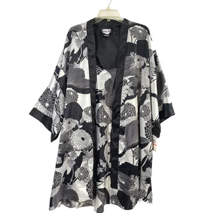 Vanity Fair Gown & Robe Womens 3X Black White Floral Satin Kimono Robe Lounge - Foto 1 di 13